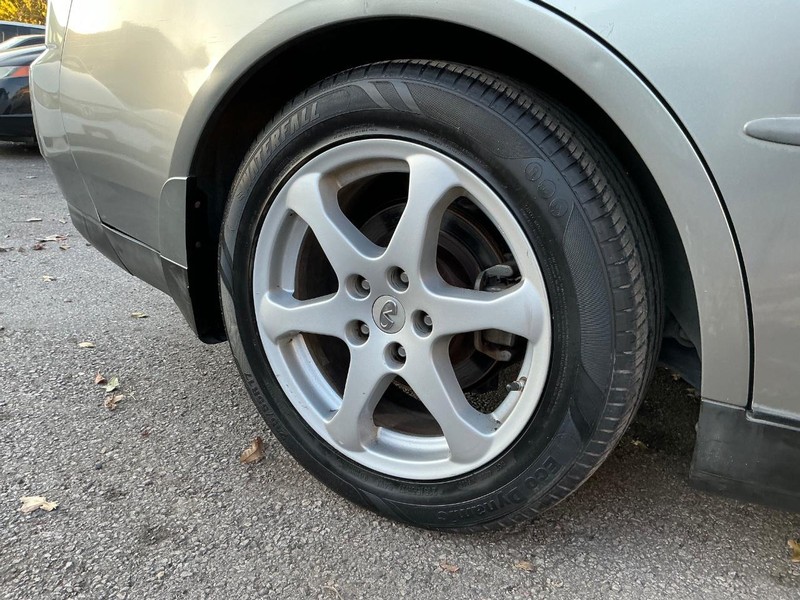 INFINITI G35 Sedan Vehicle Full-screen Gallery Image 19