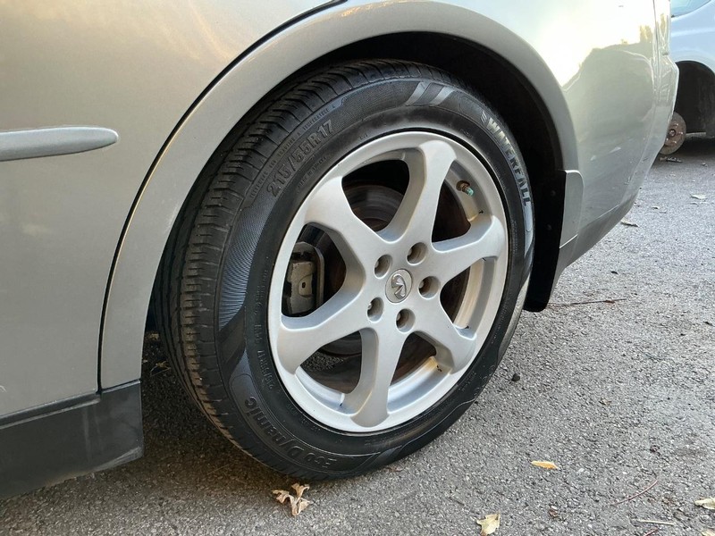 INFINITI G35 Sedan Vehicle Full-screen Gallery Image 21