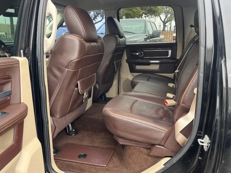 Ram 1500 Vehicle Full-screen Gallery Image 11