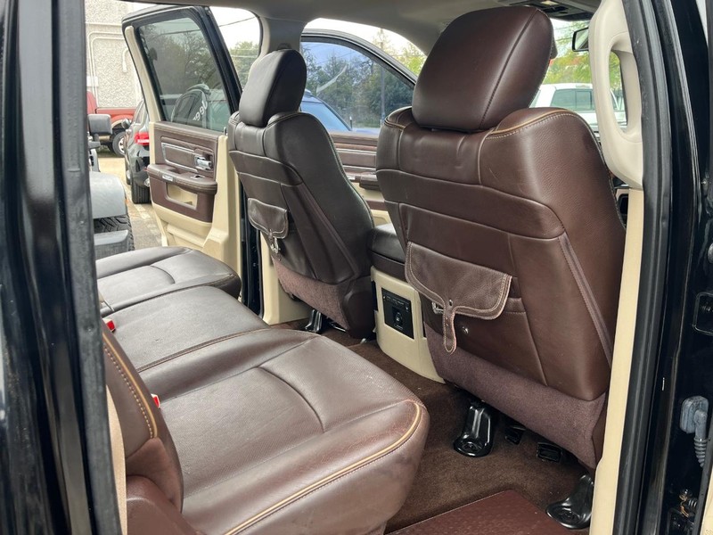 Ram 1500 Vehicle Full-screen Gallery Image 16