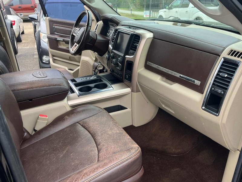 Ram 1500 Vehicle Full-screen Gallery Image 18