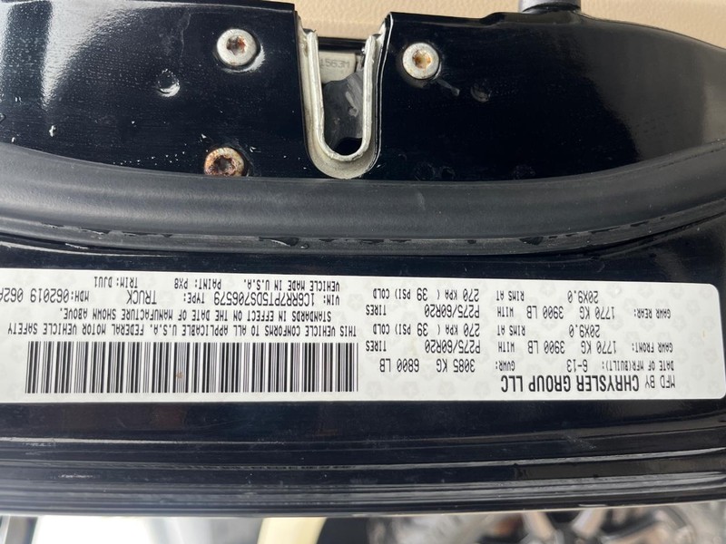 Ram 1500 Vehicle Full-screen Gallery Image 24