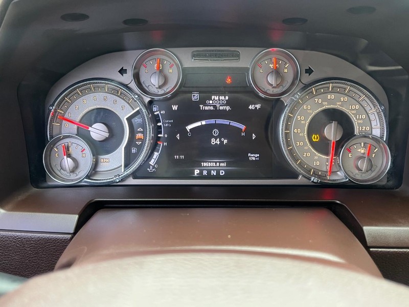 Ram 1500 Vehicle Full-screen Gallery Image 25