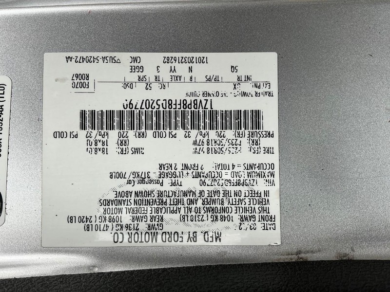 Ford Mustang Vehicle Full-screen Gallery Image 24