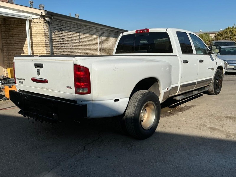 Dodge Ram 3500 Vehicle Full-screen Gallery Image 03