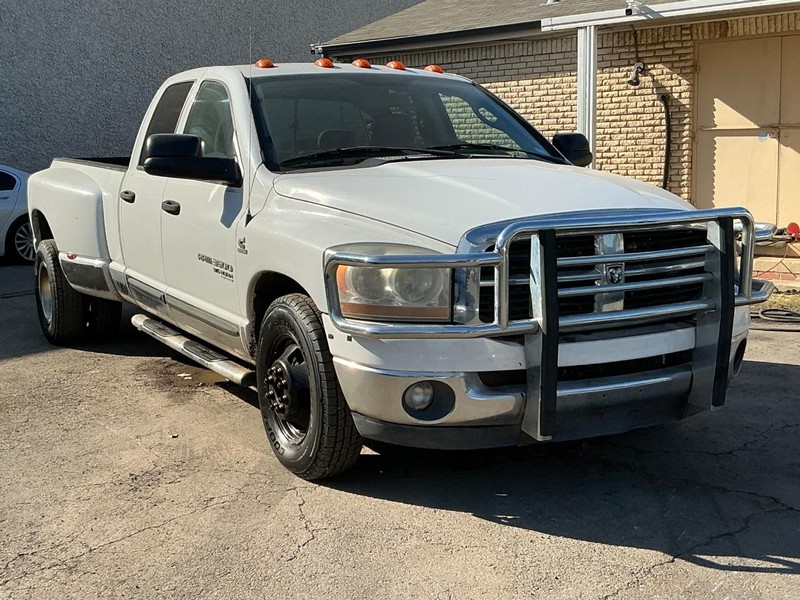 Dodge Ram 3500 Vehicle Full-screen Gallery Image 04