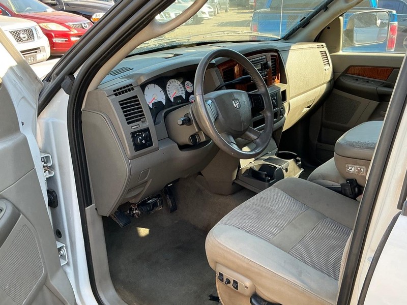 Dodge Ram 3500 Vehicle Full-screen Gallery Image 08