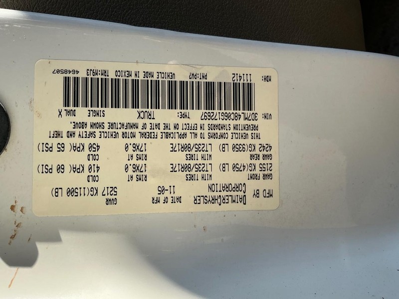 Dodge Ram 3500 Vehicle Full-screen Gallery Image 25