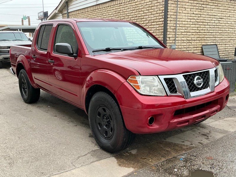Nissan Frontier Vehicle Full-screen Gallery Image 22