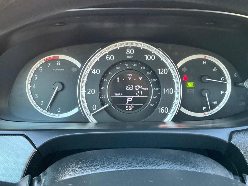 Honda Accord Sedan Vehicle Full-screen Gallery Image 02