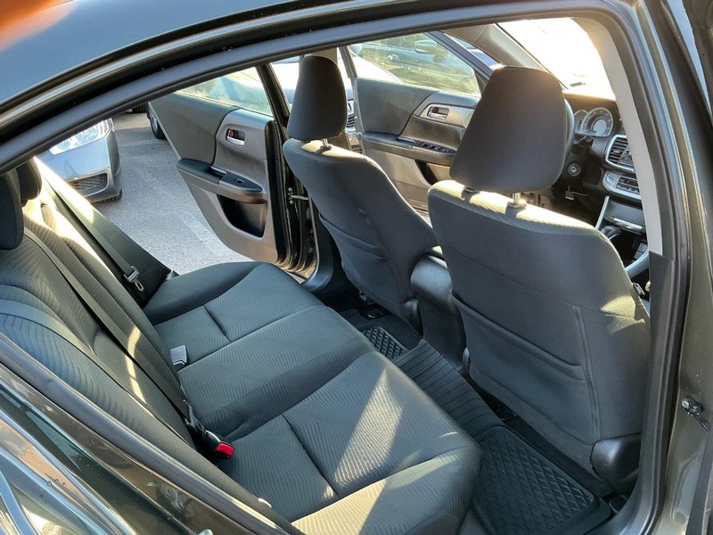 Honda Accord Sedan Vehicle Full-screen Gallery Image 13