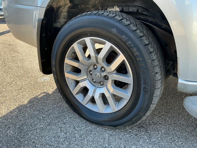 Nissan Pathfinder Vehicle Full-screen Gallery Image 07