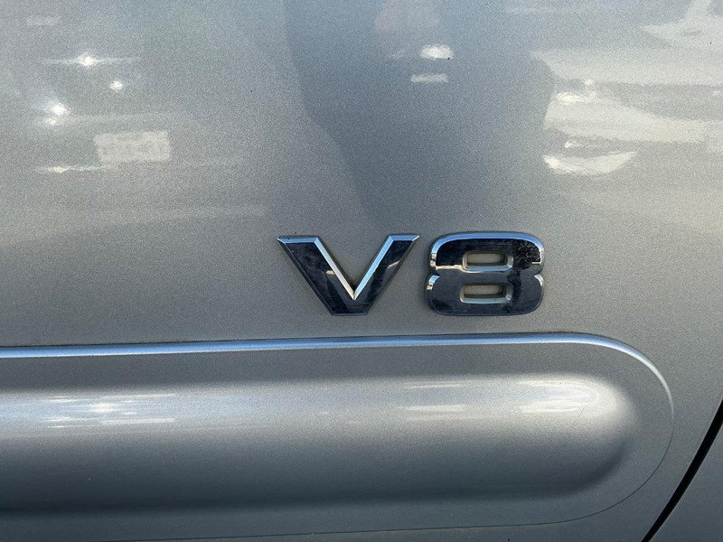 Nissan Pathfinder Vehicle Full-screen Gallery Image 09