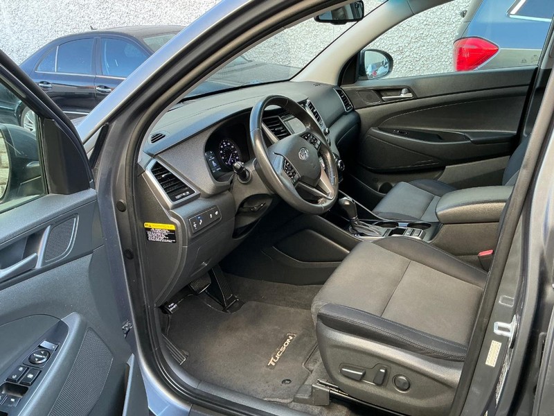 Hyundai Tucson Vehicle Full-screen Gallery Image 08