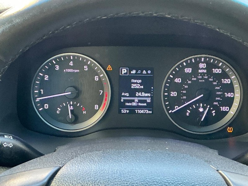 Hyundai Tucson Vehicle Full-screen Gallery Image 18