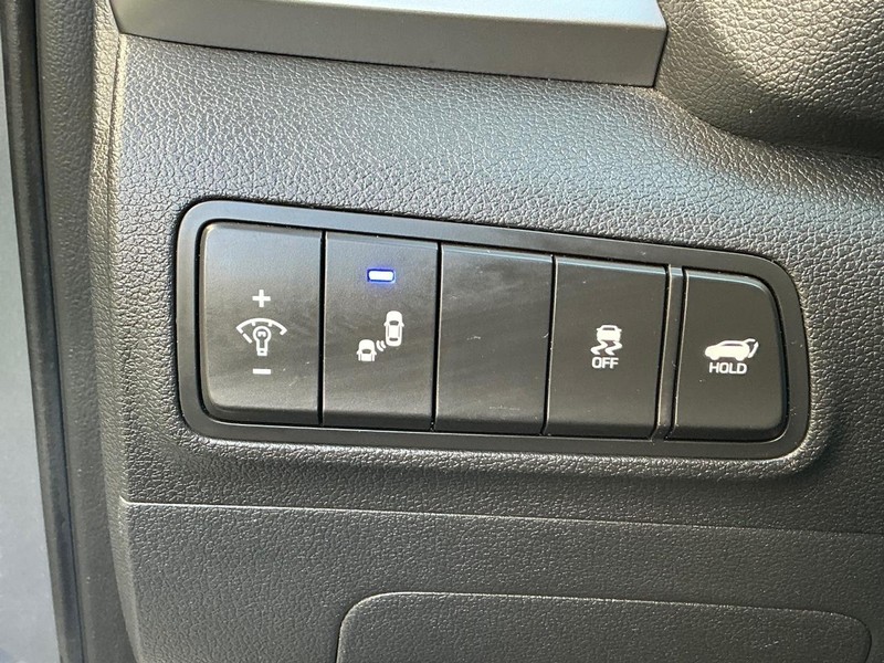 Hyundai Tucson Vehicle Full-screen Gallery Image 25