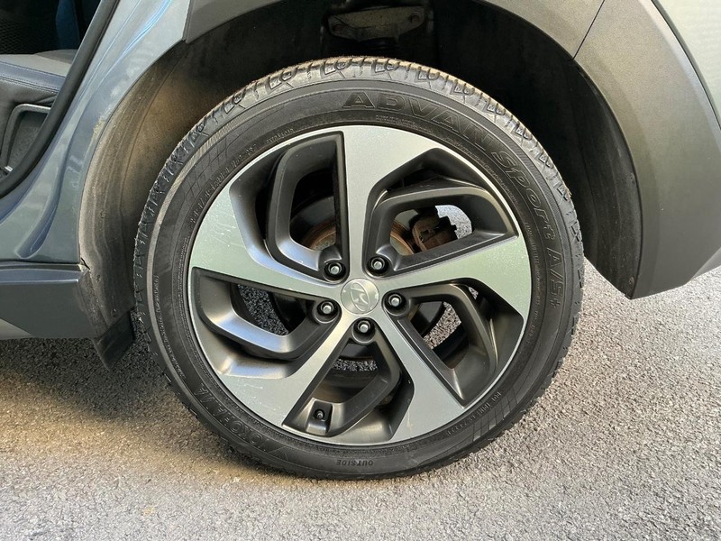 Hyundai Tucson Vehicle Full-screen Gallery Image 28