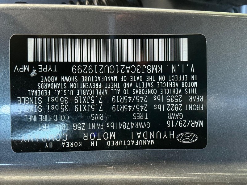 Hyundai Tucson Vehicle Full-screen Gallery Image 31