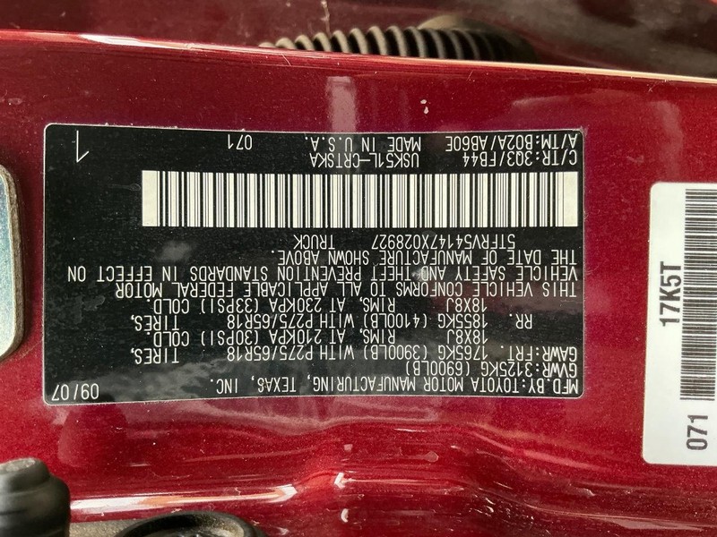 Toyota Tundra Vehicle Full-screen Gallery Image 22