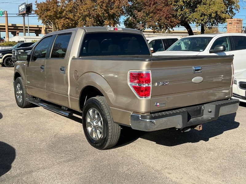 Ford F-150 Vehicle Full-screen Gallery Image 02