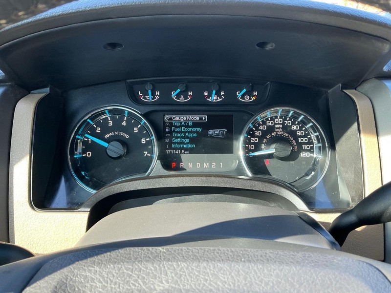 Ford F-150 Vehicle Full-screen Gallery Image 14