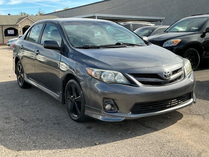 Toyota Corolla Vehicle Full-screen Gallery Image 04