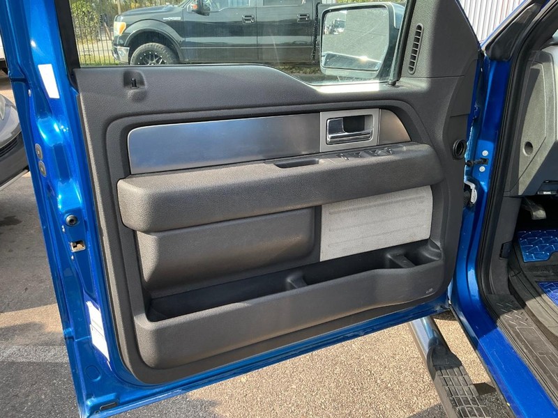 Ford F-150 Vehicle Full-screen Gallery Image 14