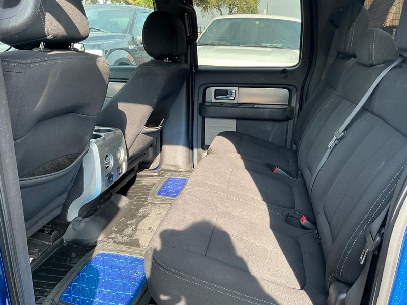 Ford F-150 Vehicle Full-screen Gallery Image 18