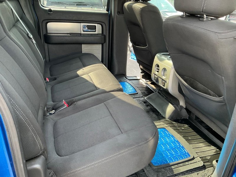 Ford F-150 Vehicle Full-screen Gallery Image 21