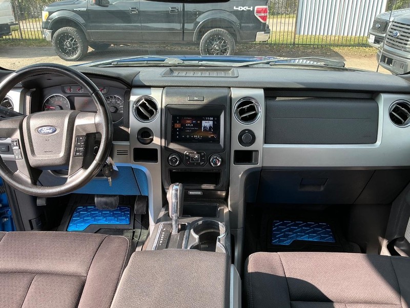 Ford F-150 Vehicle Full-screen Gallery Image 27