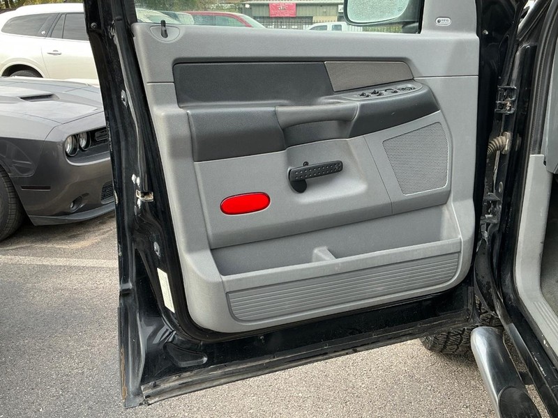 Dodge Ram 1500 Vehicle Full-screen Gallery Image 06