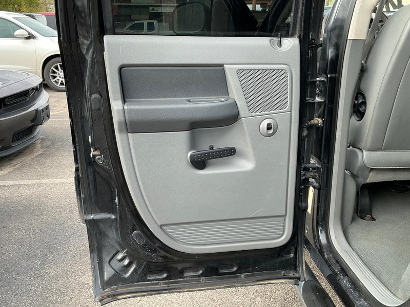 Dodge Ram 1500 Vehicle Full-screen Gallery Image 08