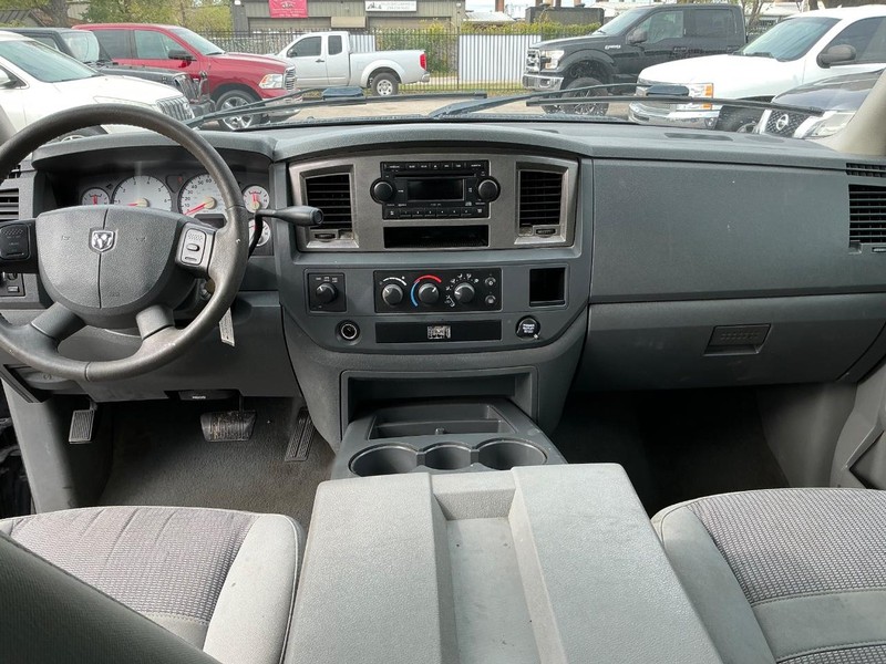 Dodge Ram 1500 Vehicle Full-screen Gallery Image 16