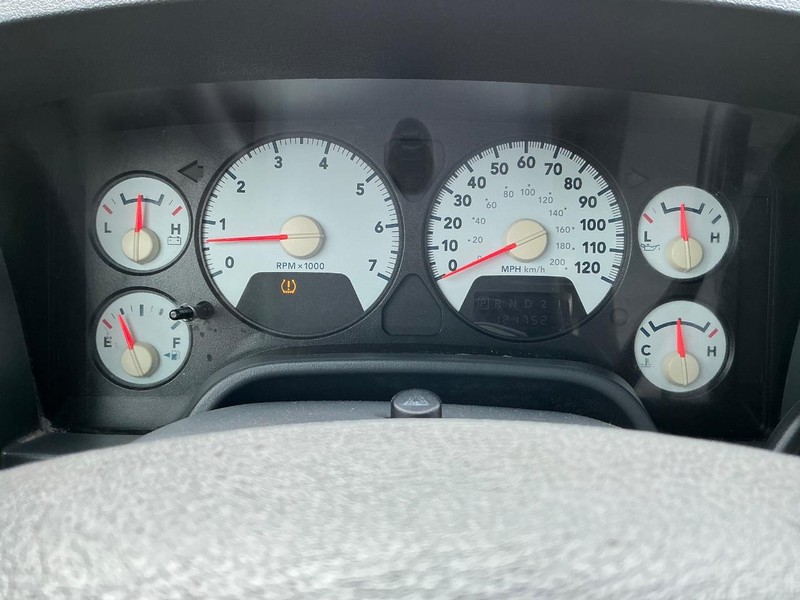 Dodge Ram 1500 Vehicle Full-screen Gallery Image 18