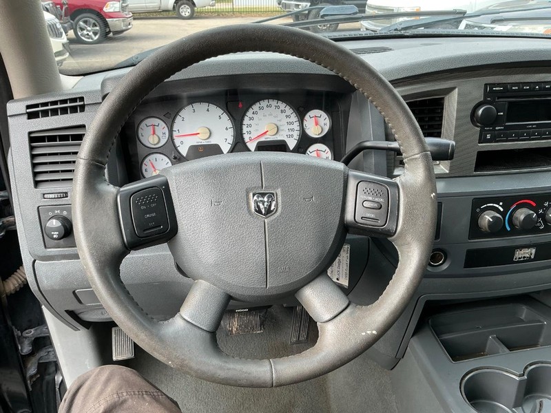 Dodge Ram 1500 Vehicle Full-screen Gallery Image 19