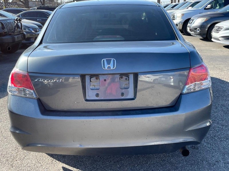 Honda Accord Sedan Vehicle Full-screen Gallery Image 06