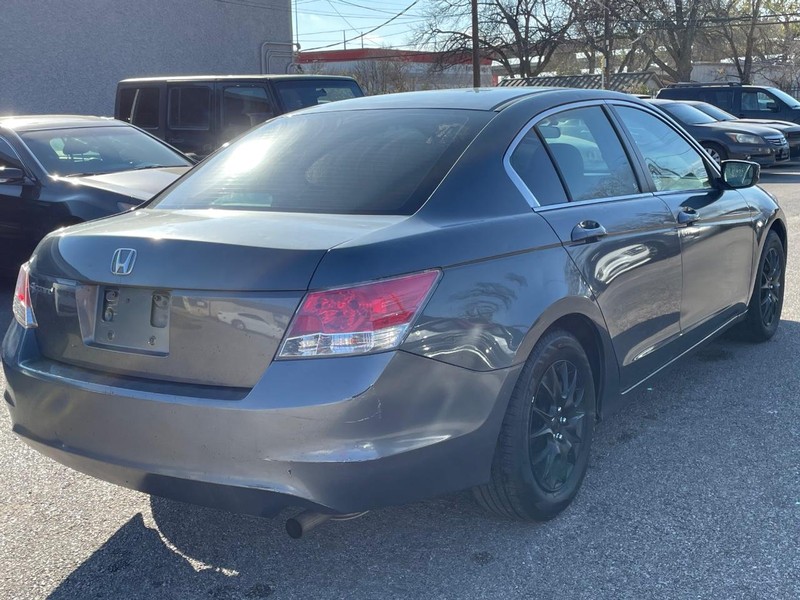 Honda Accord Sedan Vehicle Full-screen Gallery Image 07