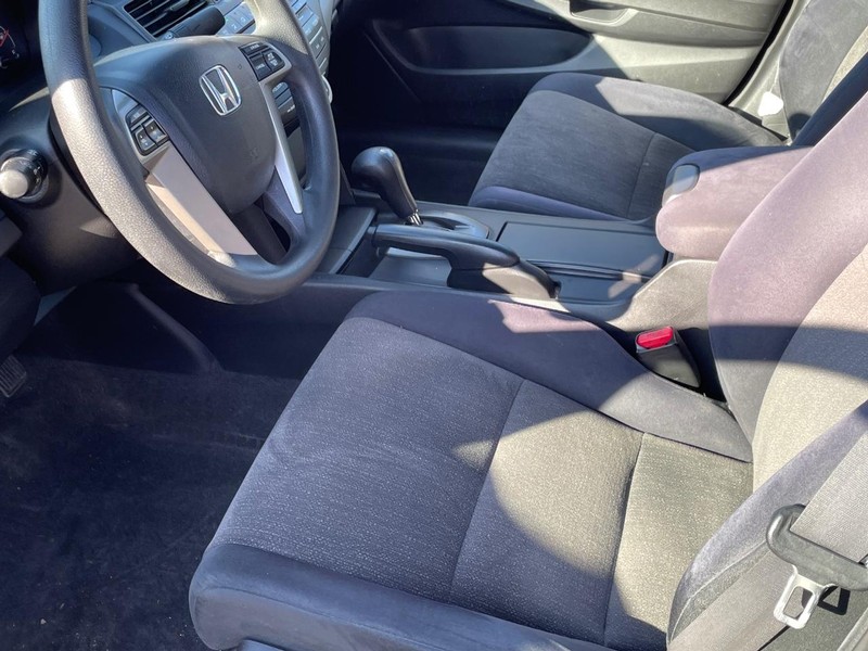 Honda Accord Sedan Vehicle Full-screen Gallery Image 14