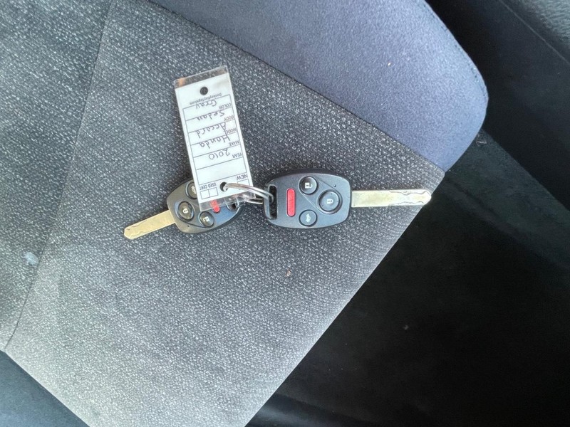 Honda Accord Sedan Vehicle Full-screen Gallery Image 30