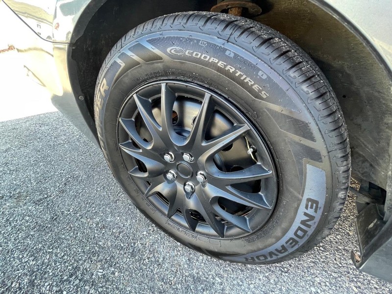 Honda Accord Sedan Vehicle Full-screen Gallery Image 32