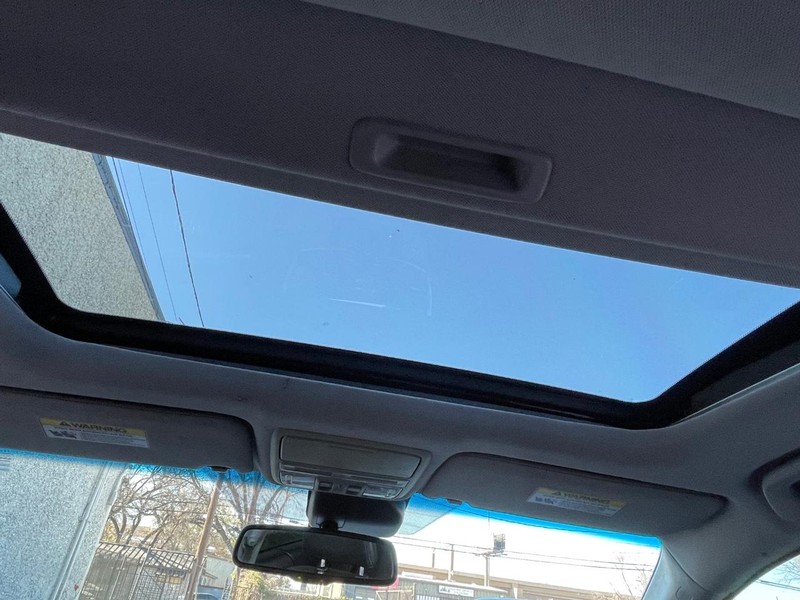 Honda Accord Sedan Vehicle Full-screen Gallery Image 26