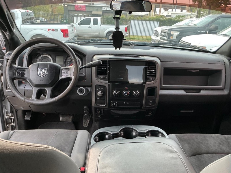 Ram 1500 Vehicle Full-screen Gallery Image 11