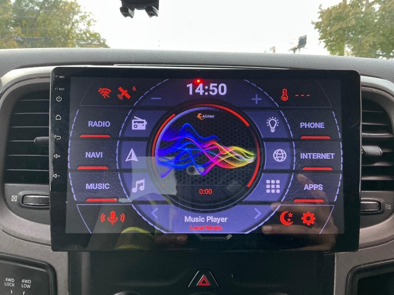 Ram 1500 Vehicle Full-screen Gallery Image 12