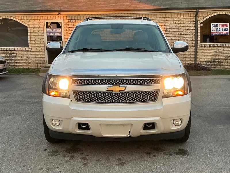 Chevrolet Avalanche Vehicle Full-screen Gallery Image 05