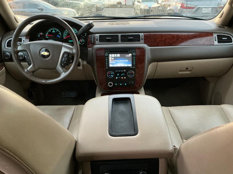 Chevrolet Avalanche Vehicle Full-screen Gallery Image 17