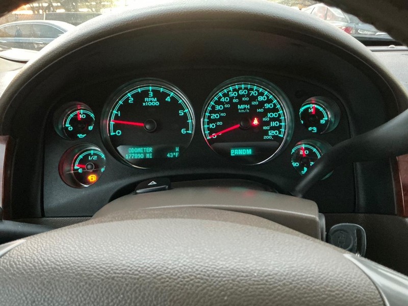 Chevrolet Avalanche Vehicle Full-screen Gallery Image 18