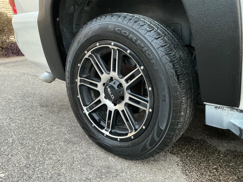 Chevrolet Avalanche Vehicle Full-screen Gallery Image 19