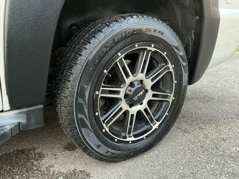 Chevrolet Avalanche Vehicle Full-screen Gallery Image 21