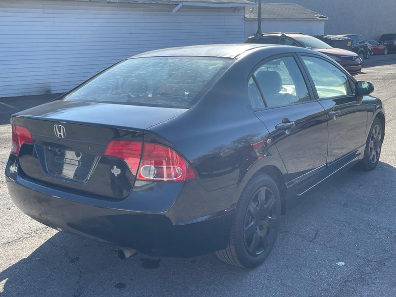 Honda Civic Sedan Vehicle Full-screen Gallery Image 07