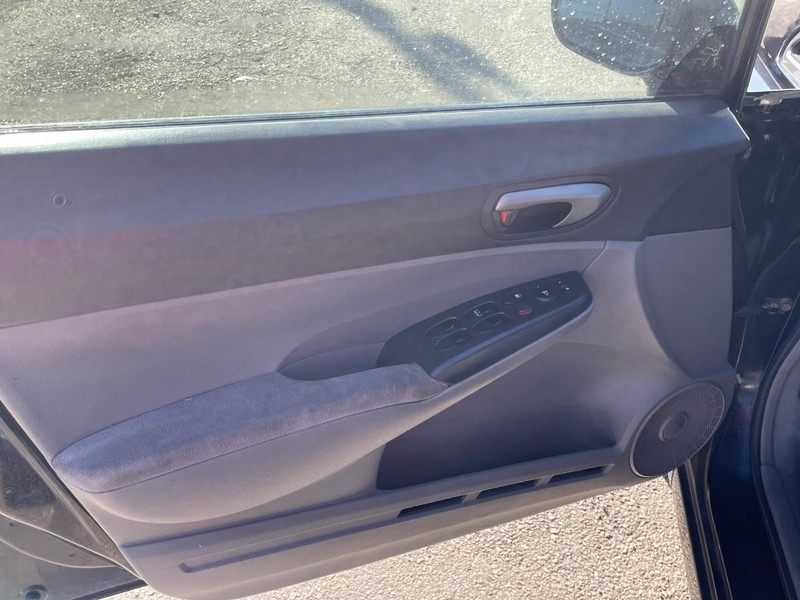 Honda Civic Sedan Vehicle Full-screen Gallery Image 09